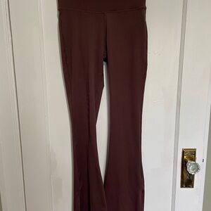 Wilo Brown high-waisted flare yoga pants. Size small